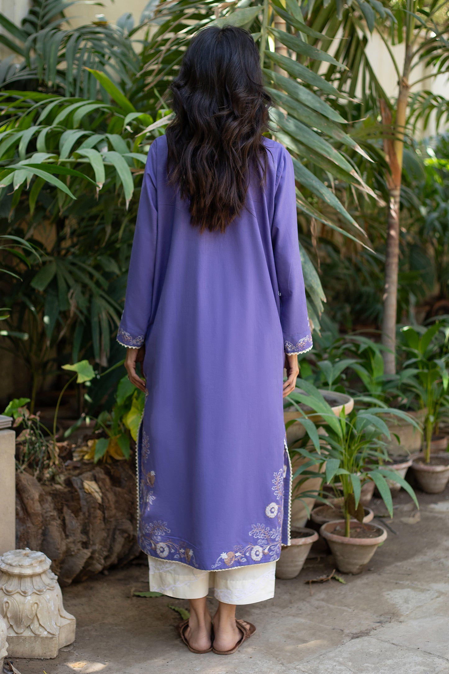 VIOLET EMBROIDERED KURTA