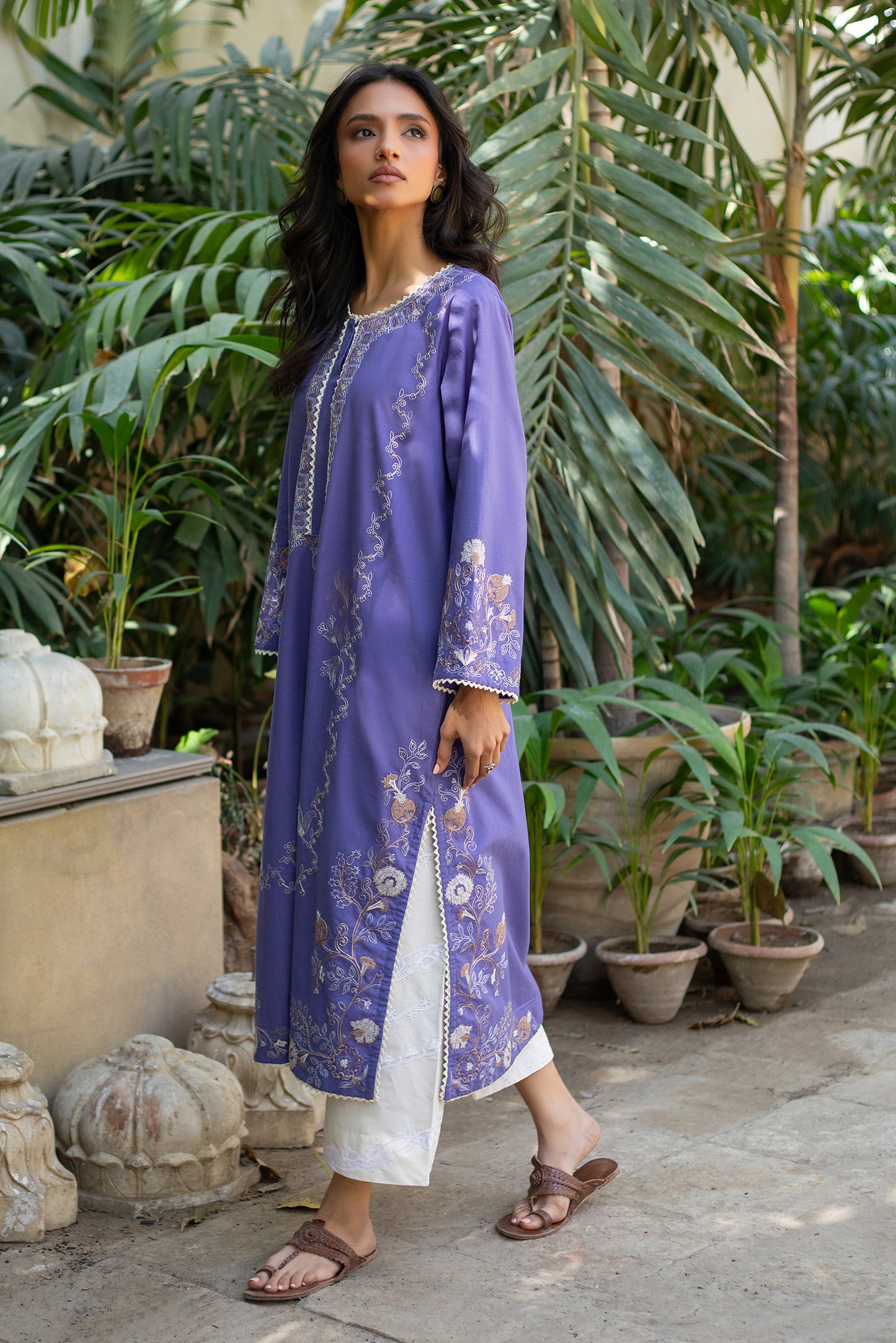 VIOLET EMBROIDERED KURTA