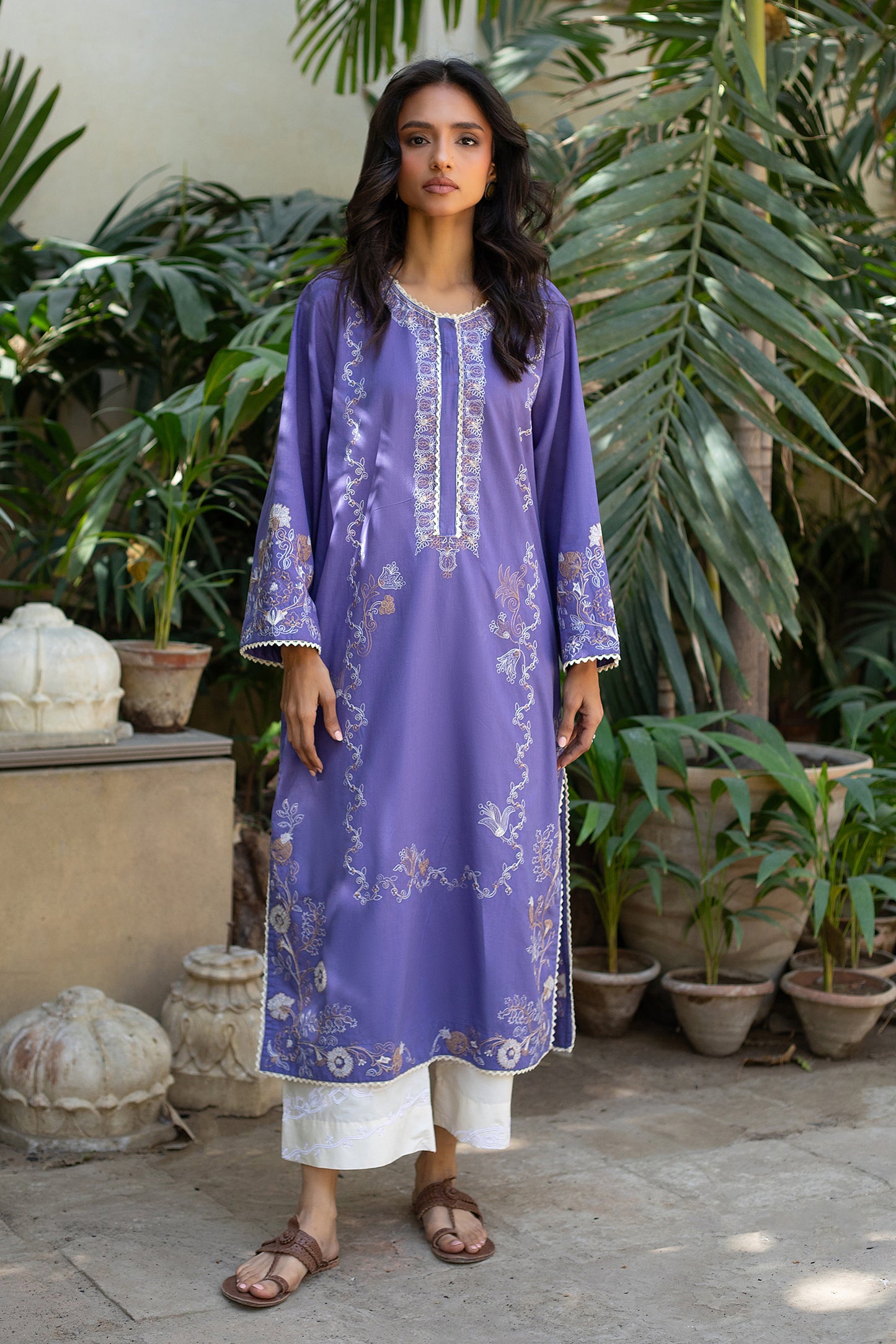 VIOLET EMBROIDERED KURTA