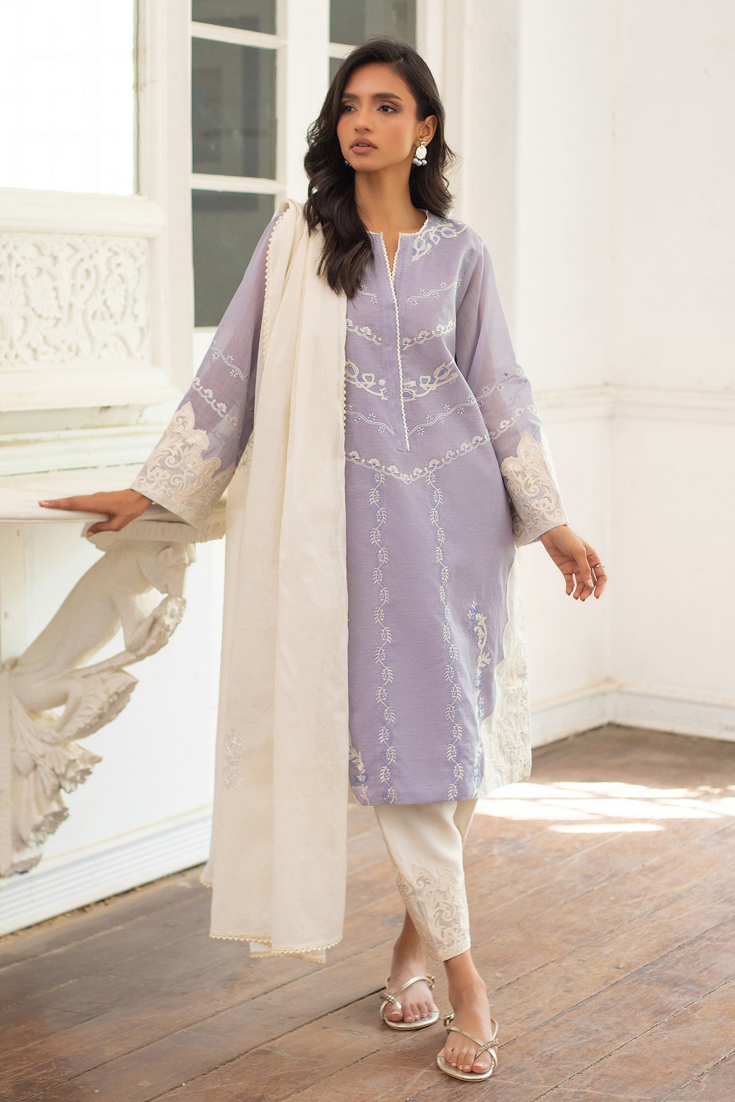 PALE-BLUE AAPLIQUE KURTA