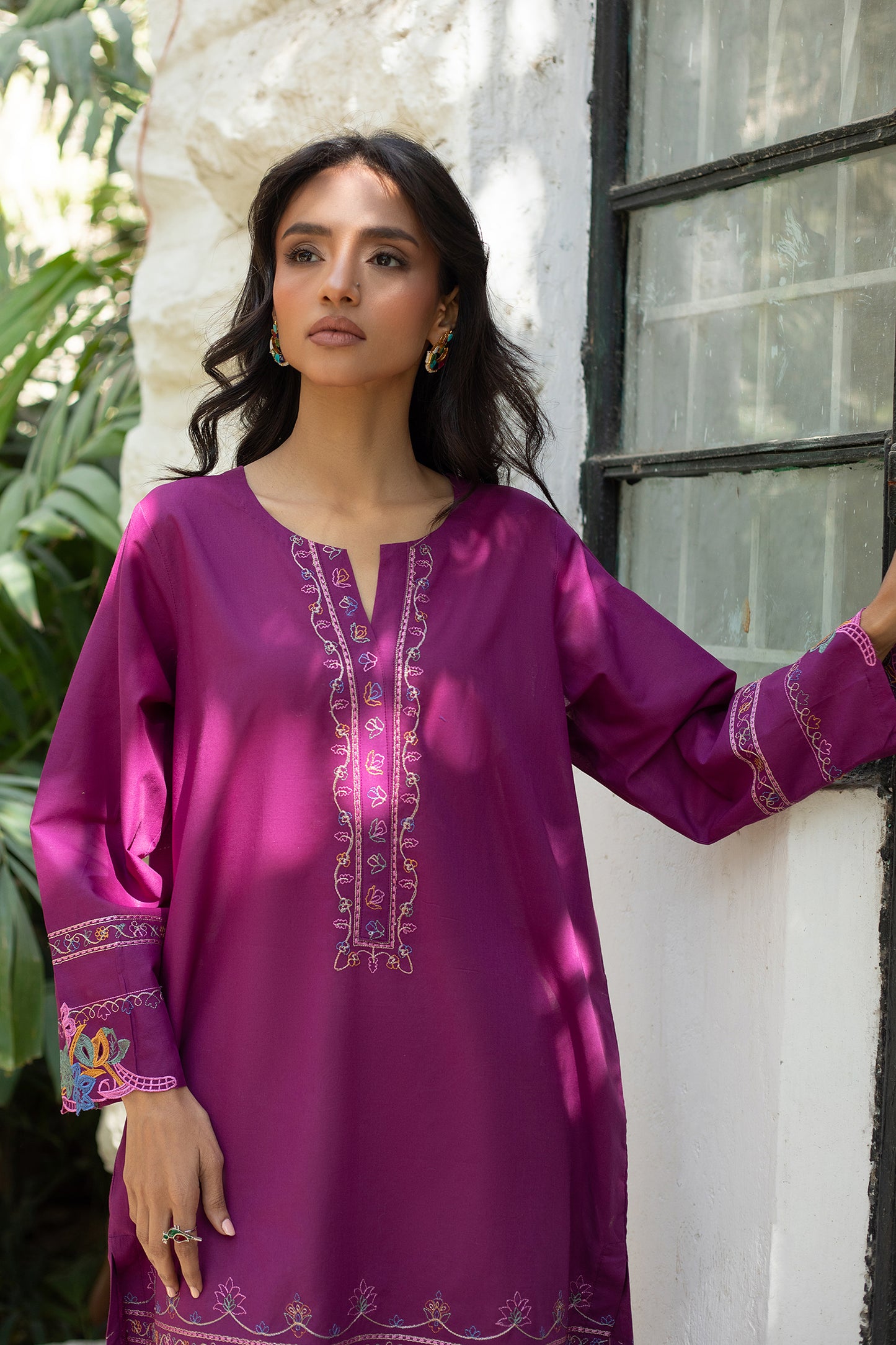 AUBERGINE EMBROIDERED KURTA